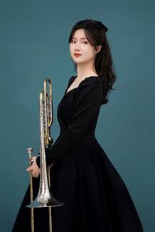 人站着 AI 生成的内容可能不正确。